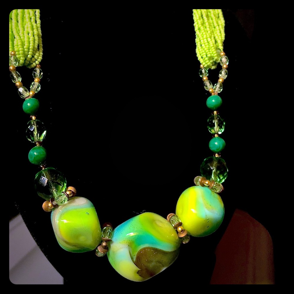Beautiful Chunky Marbled Art Glass Beaded Necklace
